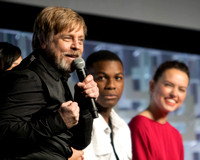Mark Hamill (Luke Skywalker), Daisy Ridley (Rey) - John Boyega (Finn)